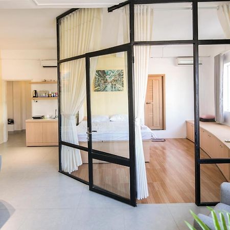 Scandinavian Apartment With Balcony In Bui Vien Ho Chi Minh-byen Eksteriør bilde